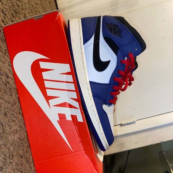 Nike Other - Air jordan mids